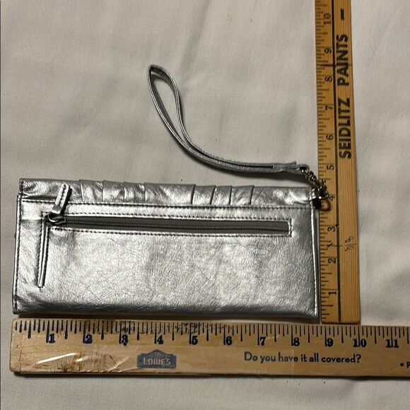 Minicci Silver Ruched Clutch with Wristlet - Picture 3 of 6